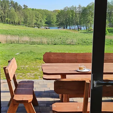 Nad Jeziorem Holiday home Siemczyno